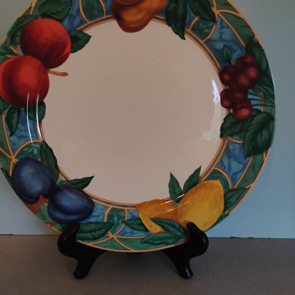 Victoria and Beale Casual Vintage Forbidden Fruit Pattern Round Platter - Picture 3 of 4
